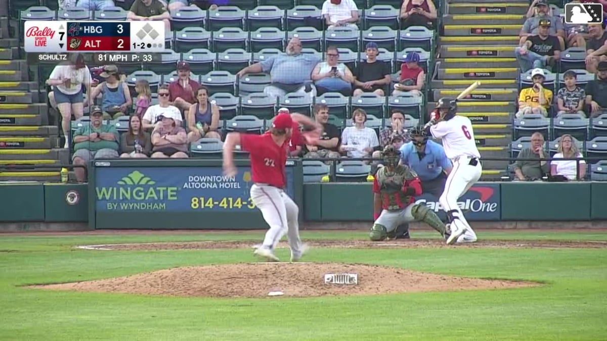 Javier Rivas Launches Fourth Home Run on Line Drive to Left