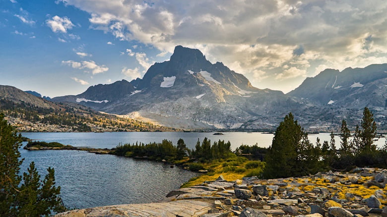 California's Hidden Lake Oasis Offers Trails and Clear Water
