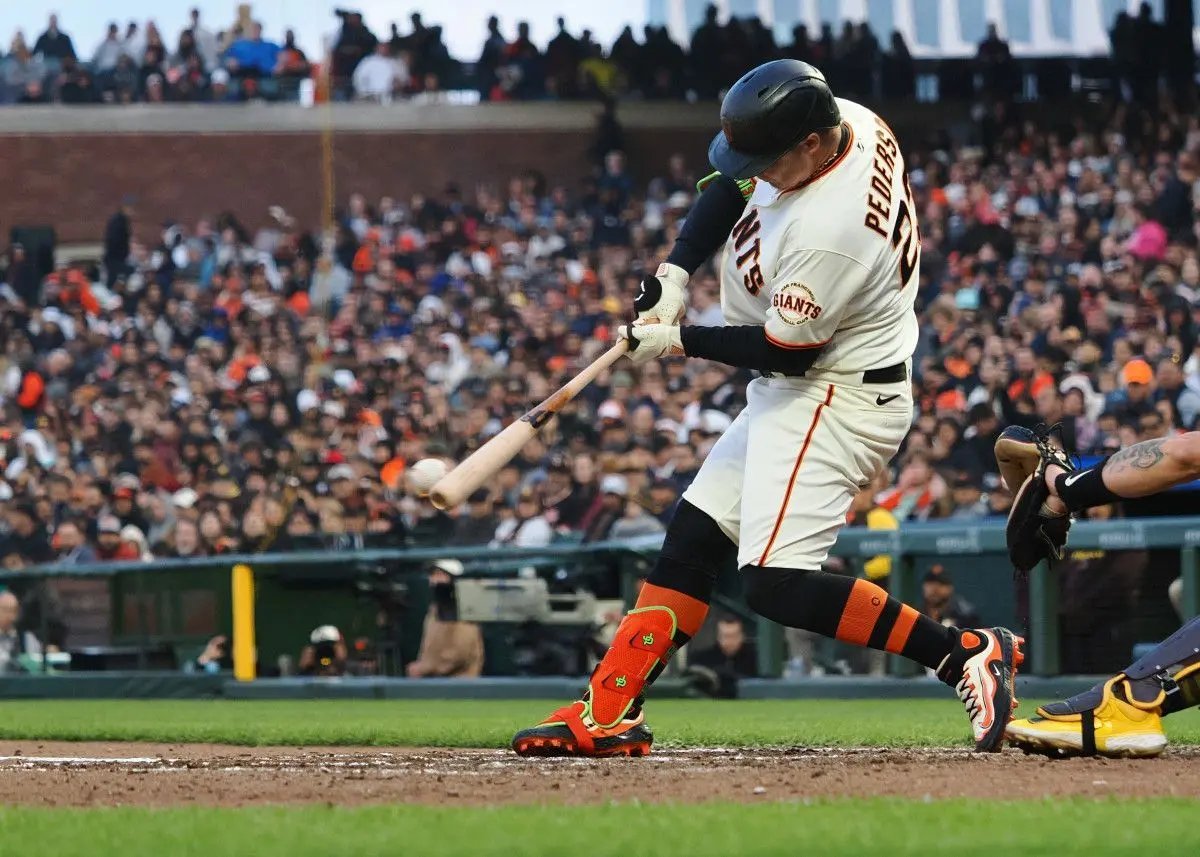 Jung Hoo Lee Keeps Hitting Streak Alive in Giants' Loss