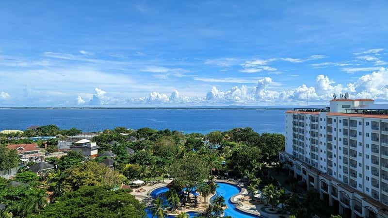US Hotels Add Full Water Parks to the Staycation Mix