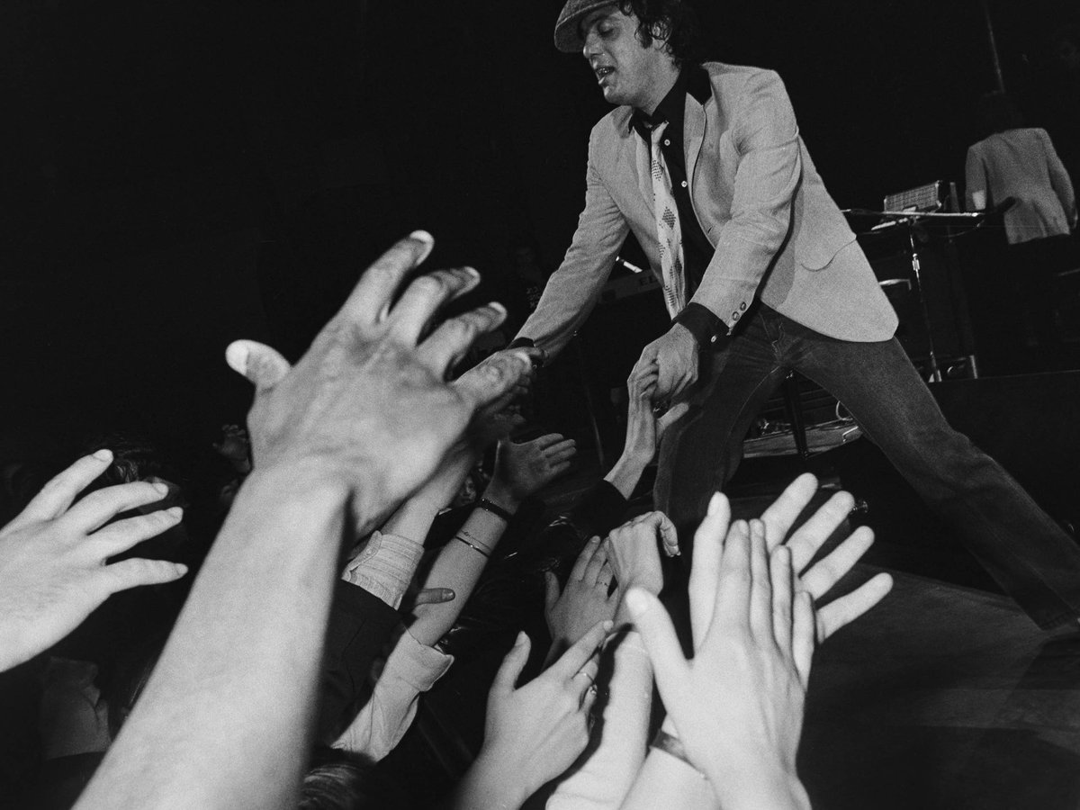 The Rock Classic That Knocked Billy Joel’s Piano Hit Off No. 1