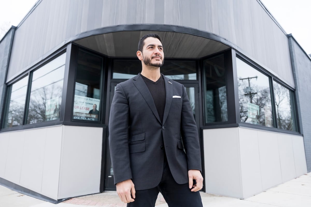 Dem Senate Hopeful Courts Arab Americans in Iran War