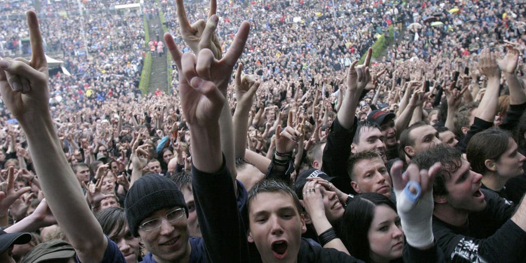 Can Big Crowds Trigger Earthquakes at Concerts, Games?