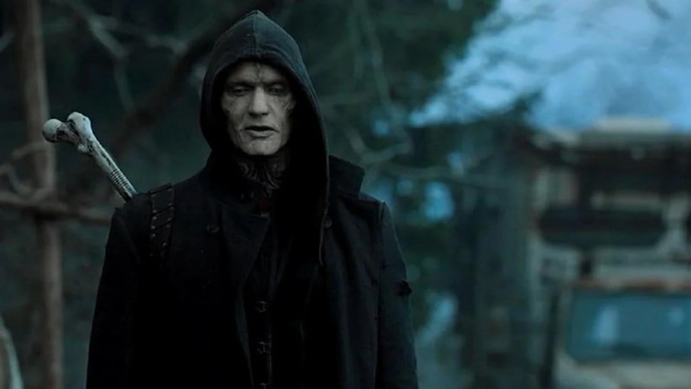 7 Best Hulu Sci-Fi Shows for Binge-Watching