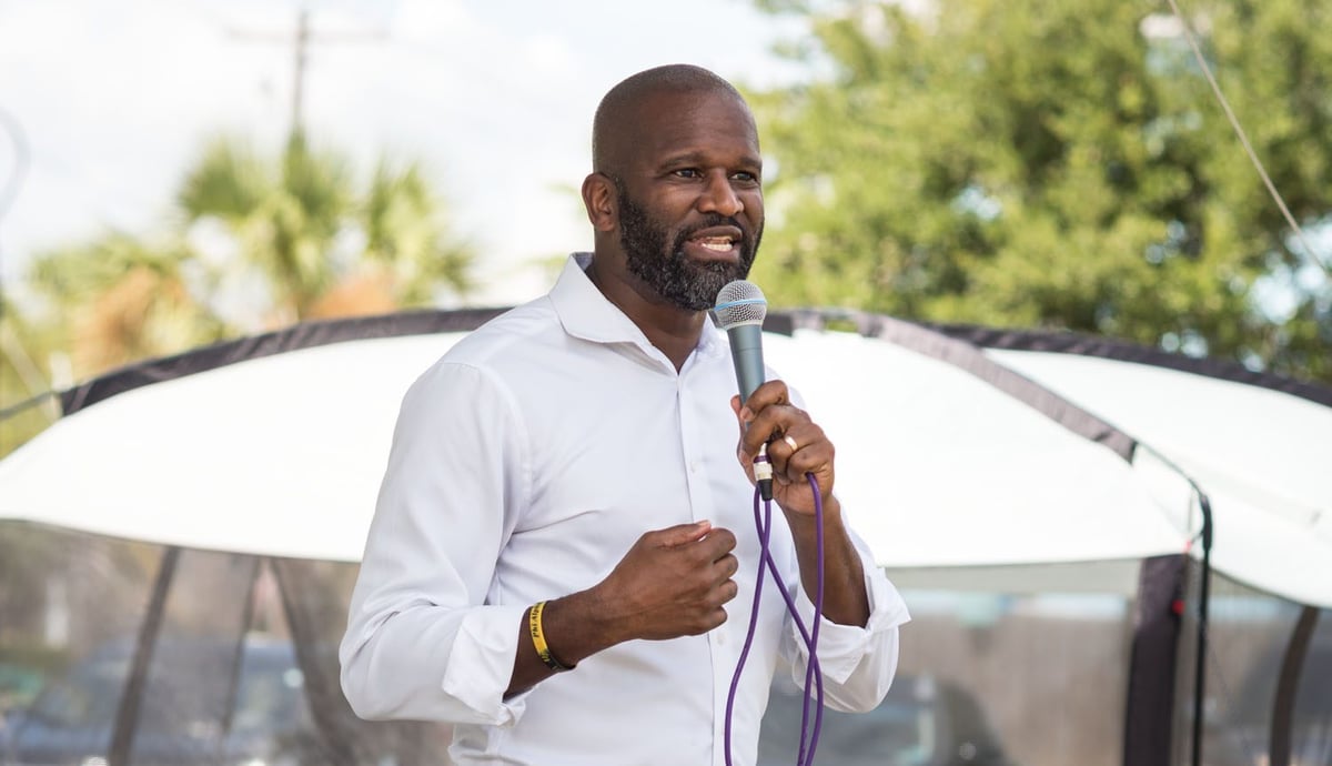 Independent Senate candidate Pinkins seeks voter change