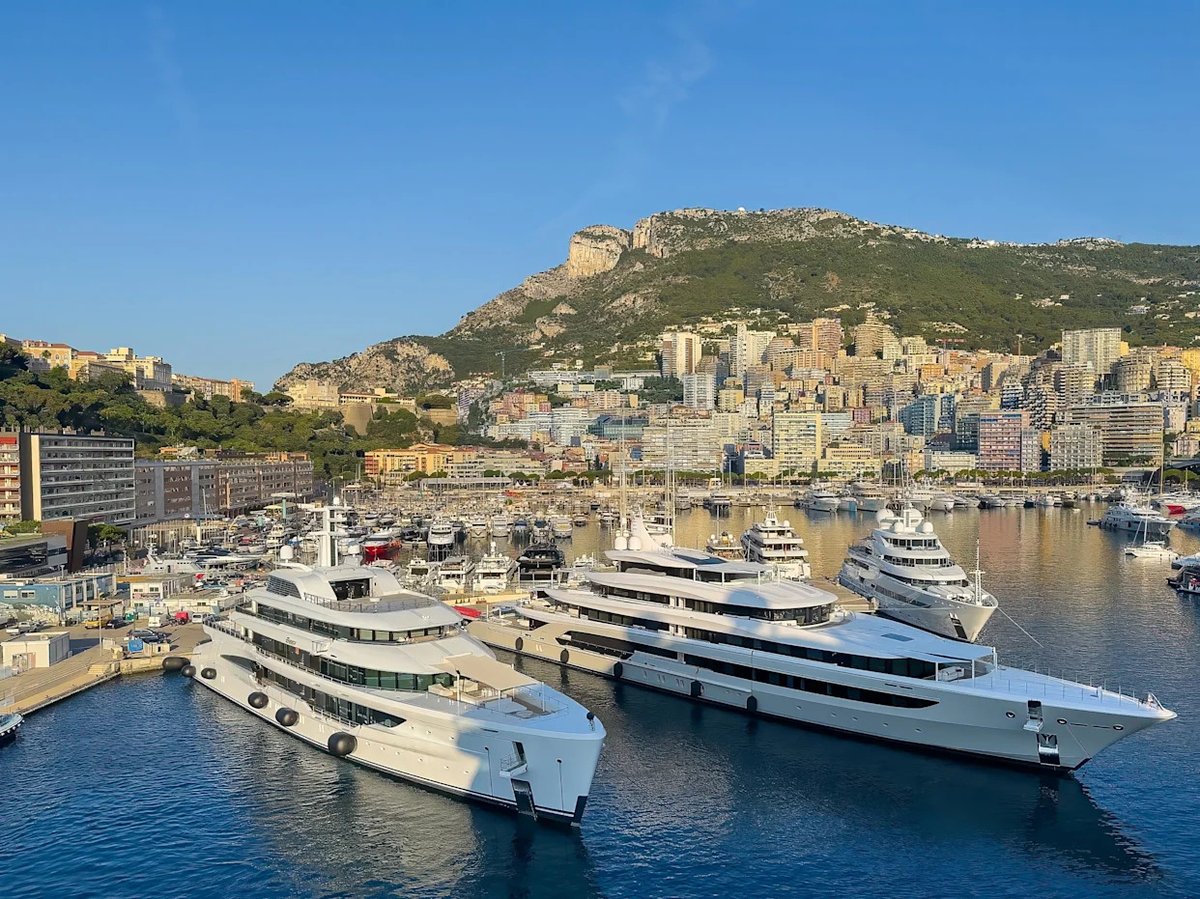10 Billionaire Vacation Spots Around the World