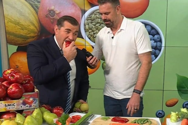 Today Show Hosts Test Crispiness of Fresh Produce