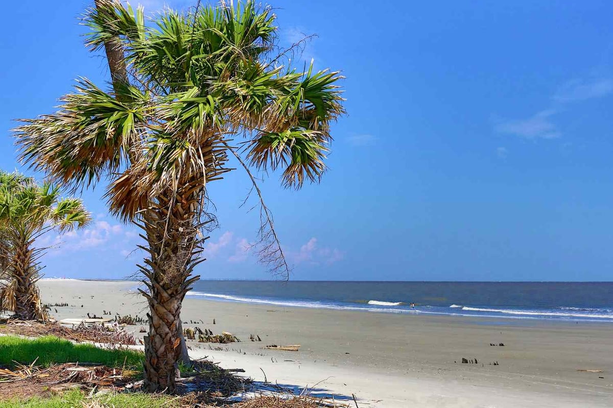 Southern Islands: Beach Towns, Pristine Sands and Coastal Views