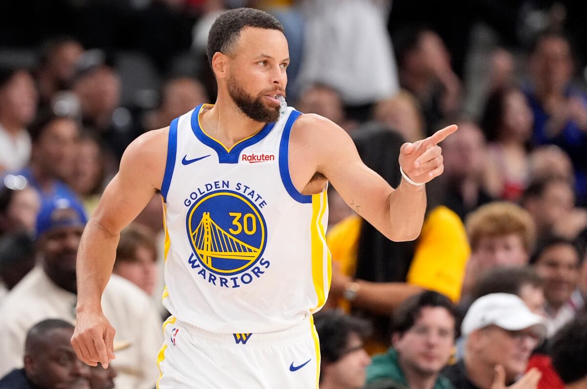 Stephen Curry Signs With China’s Li-Ning After Sneaker Search