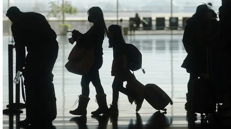 How To Stay Healthy While Traveling This Summer