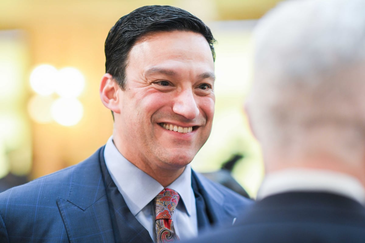 Testa Steps In To Help Murphy Take On Booker