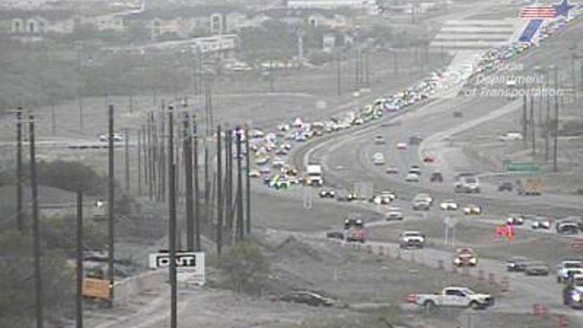 Rollover Crash Causes Lingering Delays on San Antonio Highway