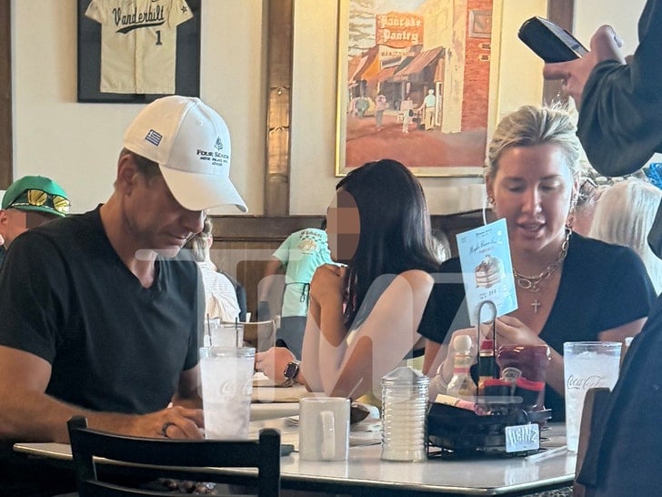 Savannah Chrisley Spotted With Mystery Boyfriend In Nashville