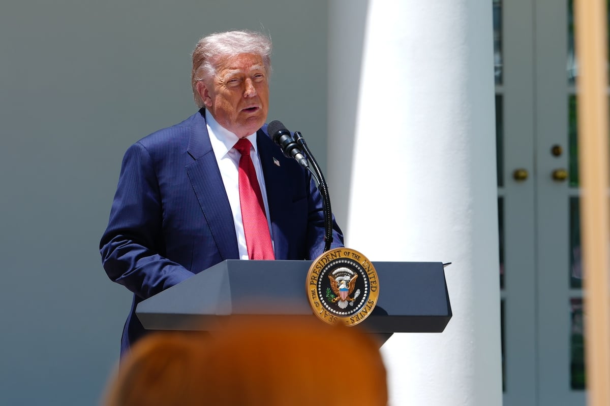 Trump Amplifies Post Calling for Obama's Arrest - Escalates Rhetoric
