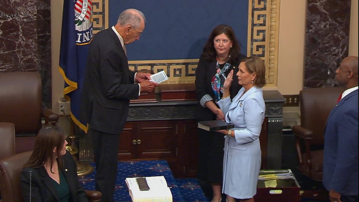 Lindsey Graham's Sister Sworn in as US Senator