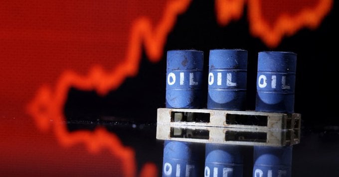 Oil Prices Slip on U.S. Demand Worries and Supply Glut Fears