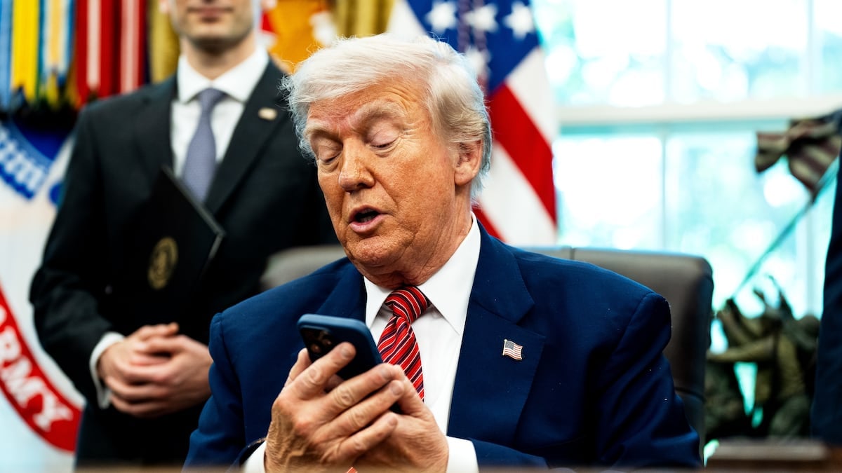White House App Reportedly Includes Built-In Trump Praise