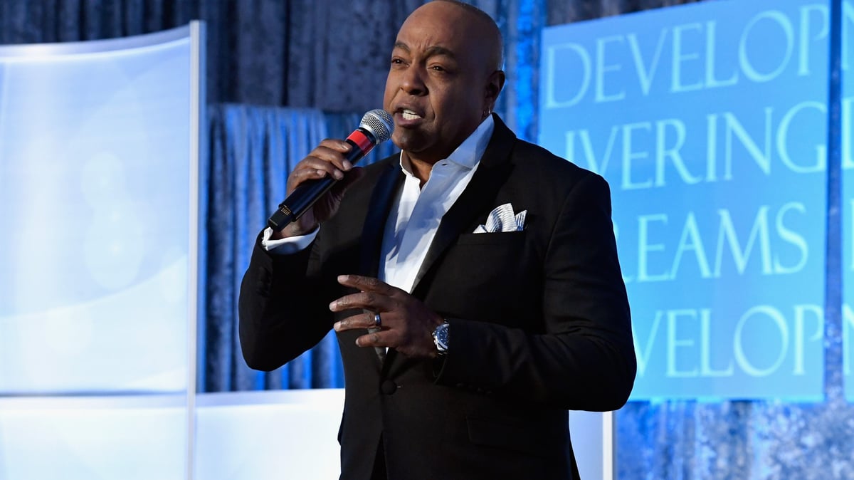 Peabo Bryson Suffers Stroke, Worry Grows For R&B Icon