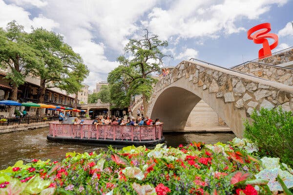 NYT Picks Costa Rica for Epic Spring Break