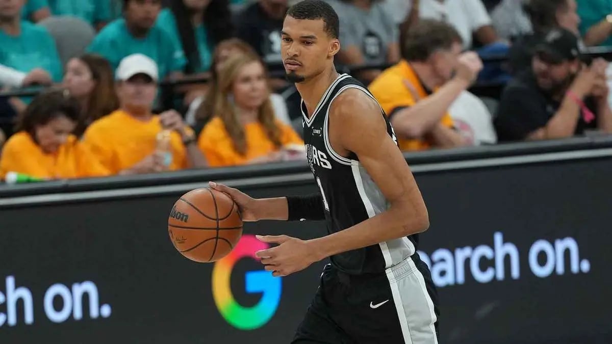 Spurs Lead Thunder in Game 4