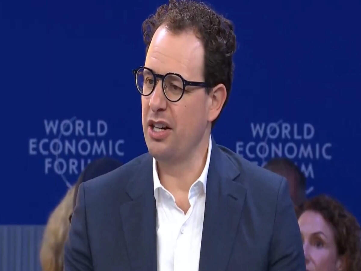 Anthropic CEO Warns AI Could Speed Up Layoffs