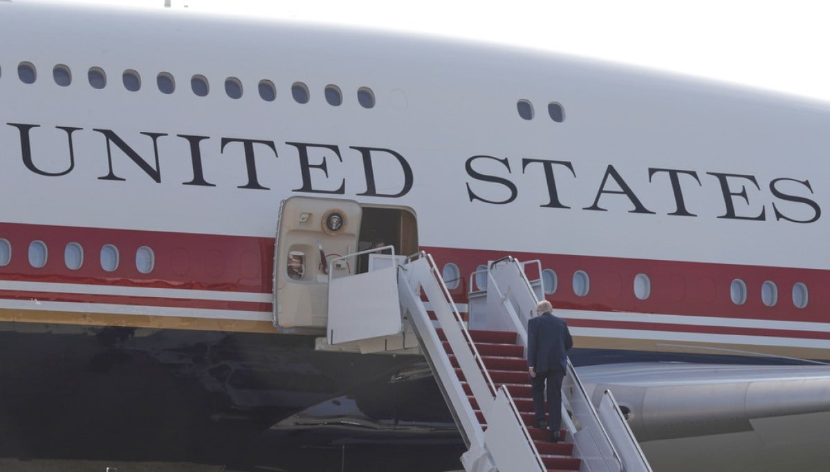 Trump Sends Air Force One to UK for US Service Members