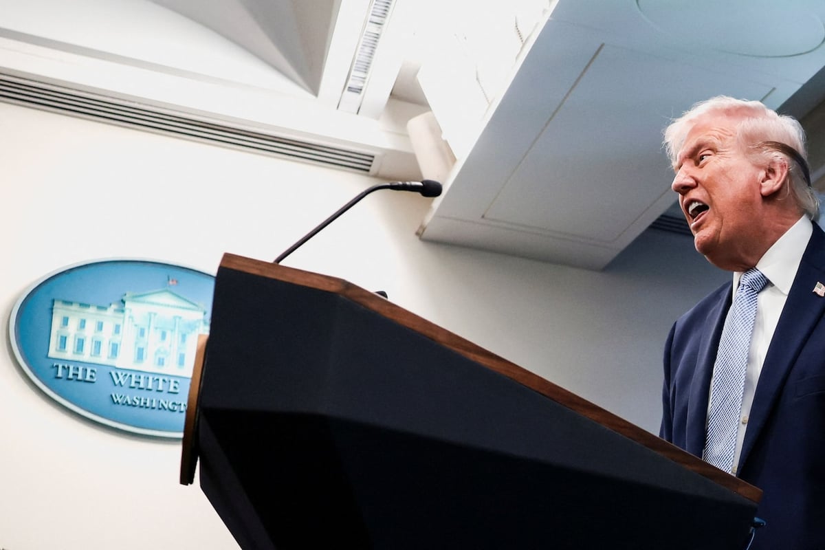 Trump Threatens to Jail Reporters Over Iran Source