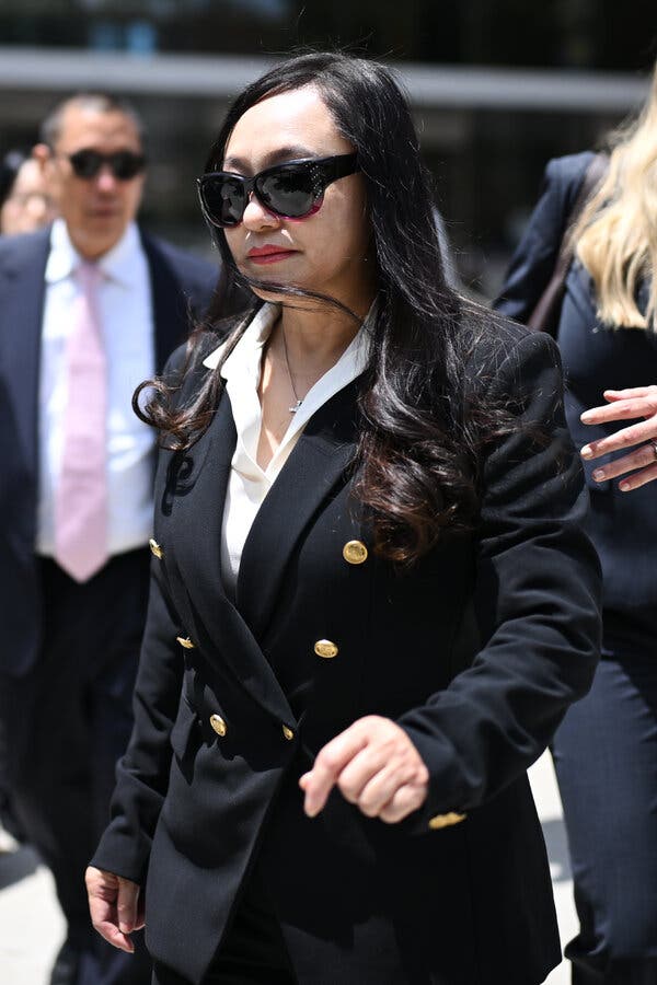 Mayor, Boyfriend, And China’s Propaganda Web