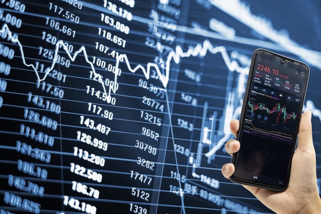 Oracle, Honeywell, Caterpillar Lead Today's Trending Stocks