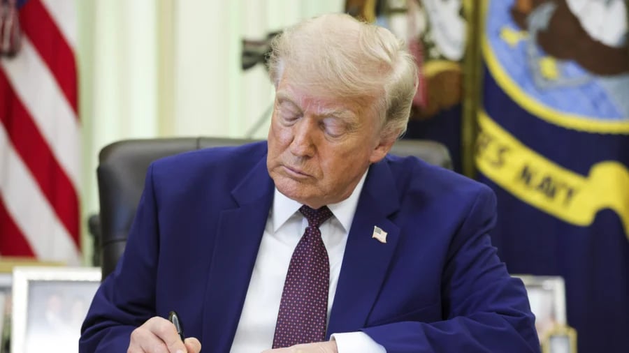 Trump Orders Faster AI Use For National Security