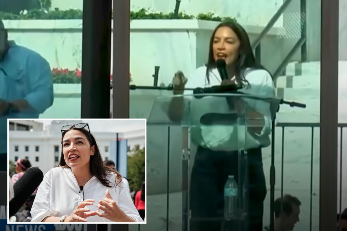 AOC Tells New Yorkers to 'Pull Up' to Alabama at Rally