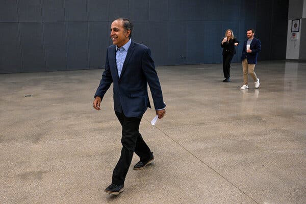 Krishnamoorthi Holds Massive Ad Lead in Illinois Senate Race