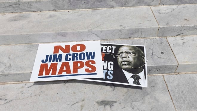 SCOTUS Lets Alabama Keep GOP-Favored Map Amid Voting Rights Fight