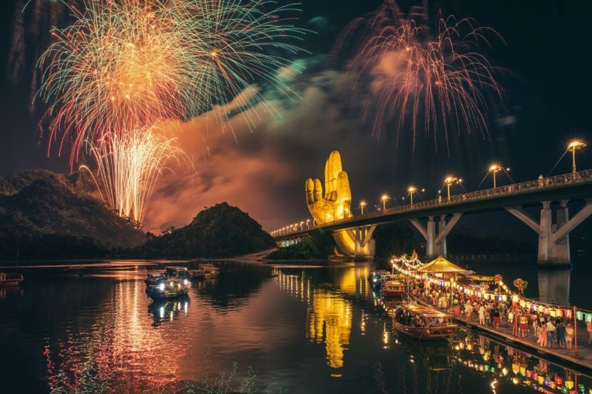 Vietnam Leads Asia Night Tourism with Fireworks, Festivals