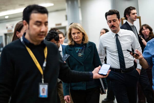 GOP Senator Pushes Vote to Authorize Iran War