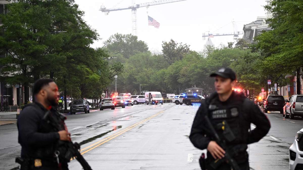 Man Shot Dead Outside White House