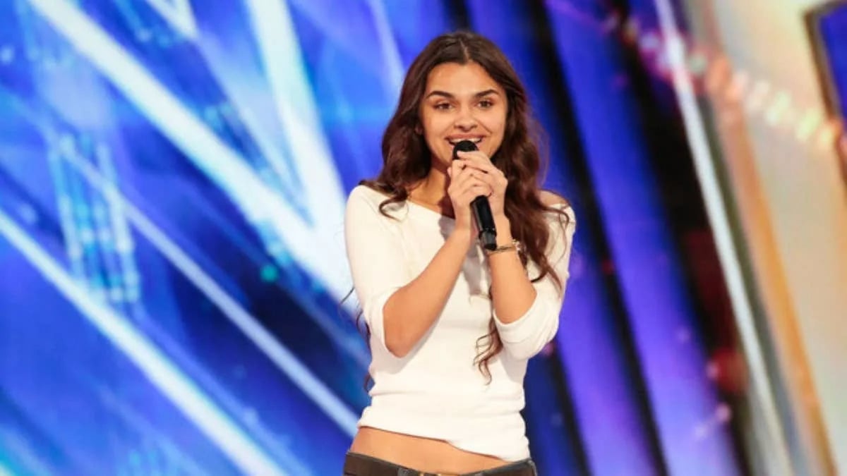 17-Year-Old Bety Wows Judges On America's Got Talent