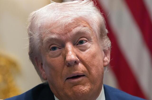 Treasury to Stamp Trump's Signature on Currency