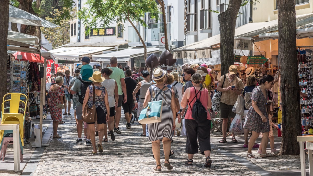 US Tourists Risk $1,800 Fines for Dress Code Bans in Top Europe Spots