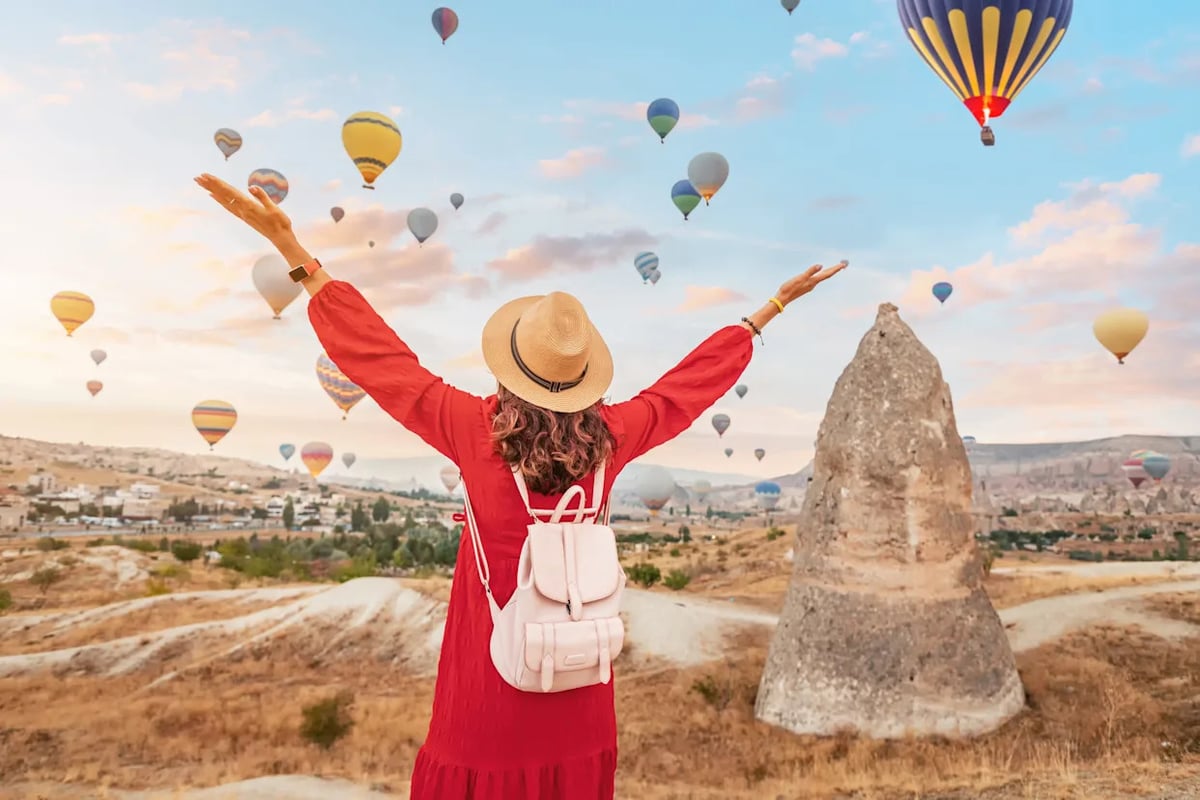 Solo Travel Doesn't Have to Mean Lonely - 7 Ways to Stay Connected