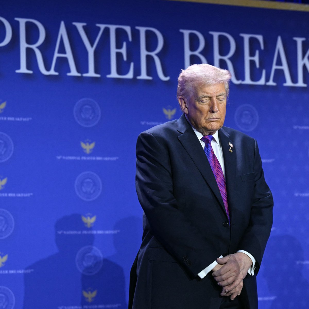 Trump-Christ Image Ignites Religious Right Backlash