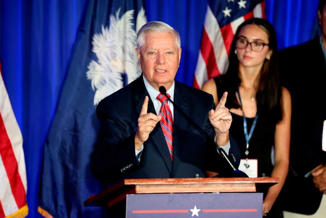 Trump Ally Graham, Foreign Policy Hawk, Dies