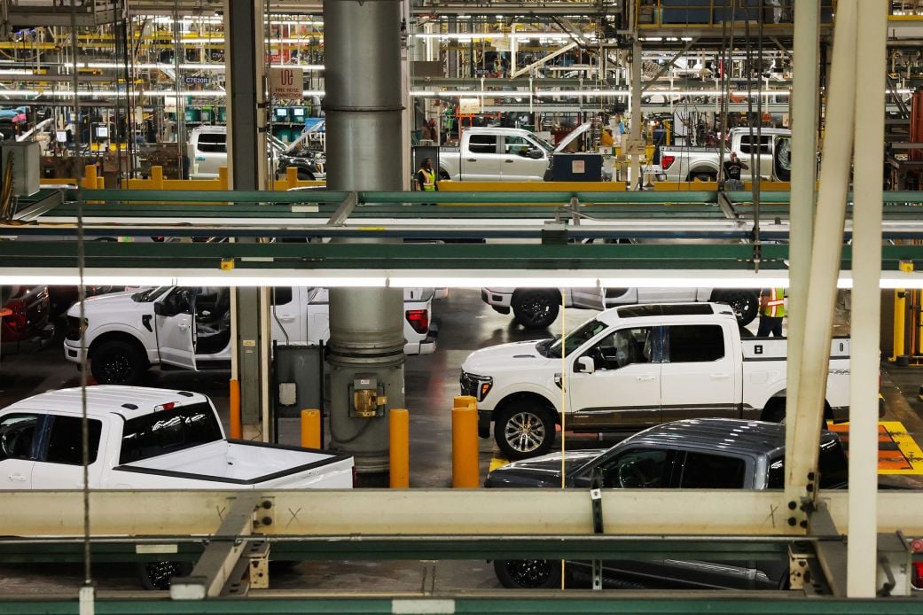 Can US Carmakers Survive Politics?