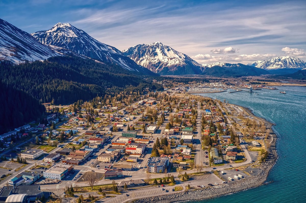 9 Ideal Alaska Spots for Long Weekends