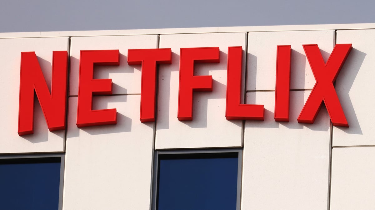Netflix Plans Live TV Channels to Keep You Glued