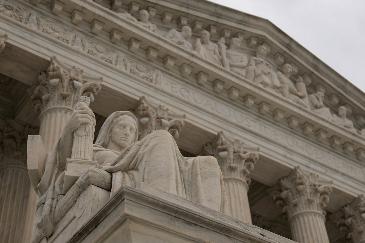 SCOTUS Backs Trump in Battle Over Immigration Judge Speech Curbs