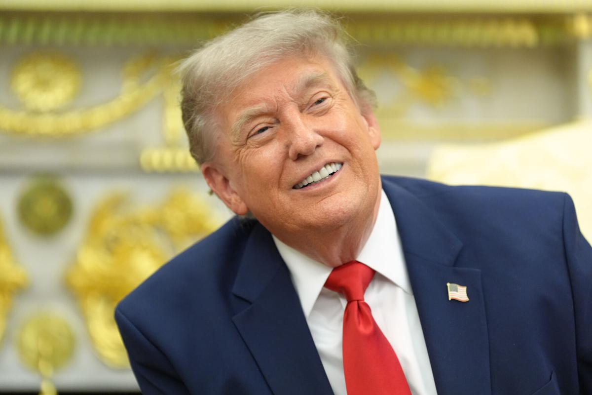 Trump Rings Wall Street Bell, Ties Presidency to Market Gains