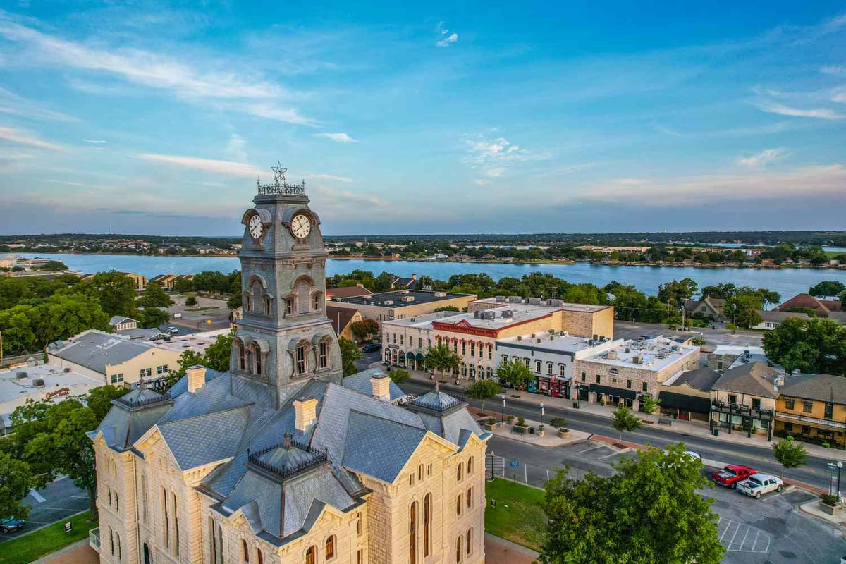 Tiny Texas Town Near Dallas Has A Weekend-Worthy Food Scene