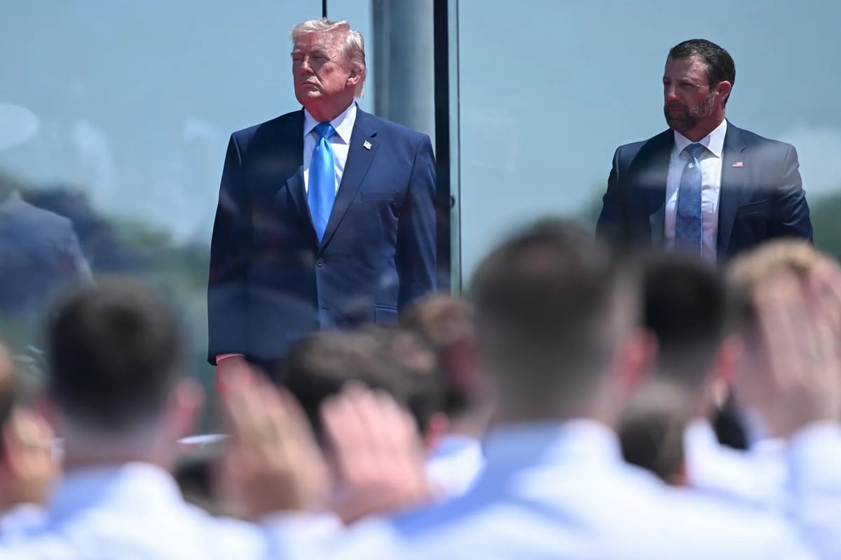 Democrats Pounce As Trump Shows Weakness Beyond MAGA Base