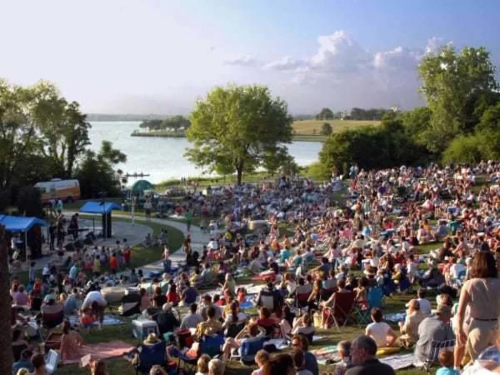 Dallas-Fort Worth Drops Out Of Top 10 Summer Travel List